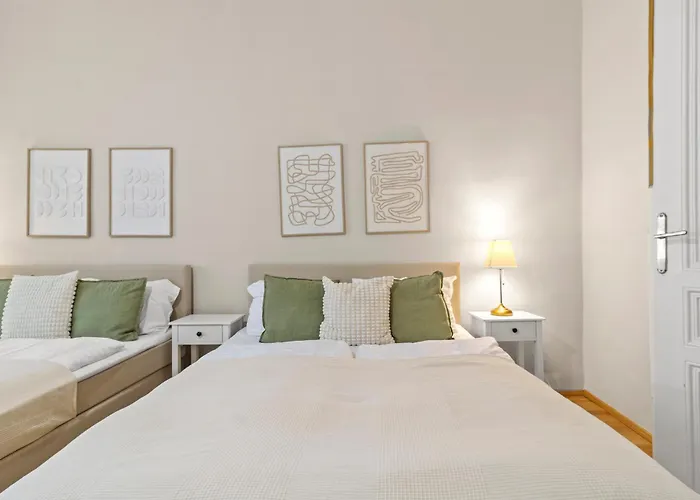 2-br Close To Shopping Street I Popular District *