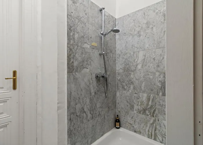 Apartman 2-br Close To Shopping Street I Popular District Bécs