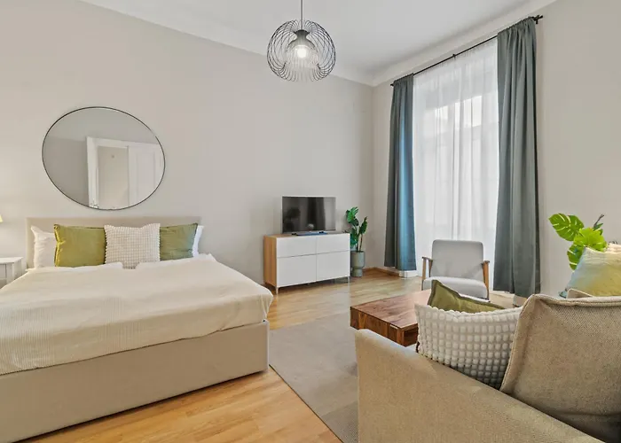 2-br Close To Shopping Street I Popular District * Bécs