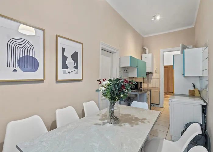 2-br Close To Shopping Street I Popular District *